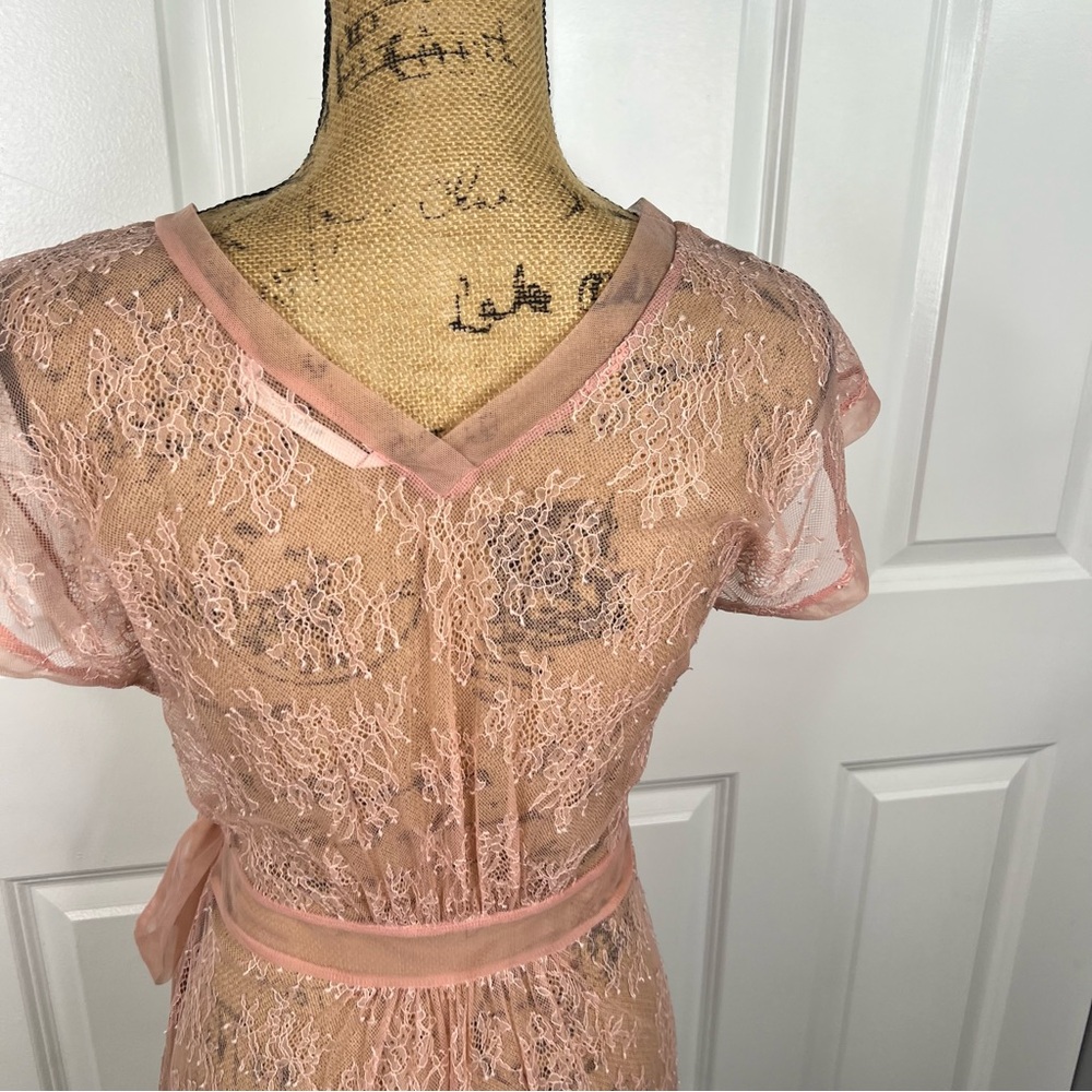 Sz OS Victoria’s s Secret Light Peachy Pink Sheer Lace Short Robe NWOT $70 MSRP - Picture 8 of 9